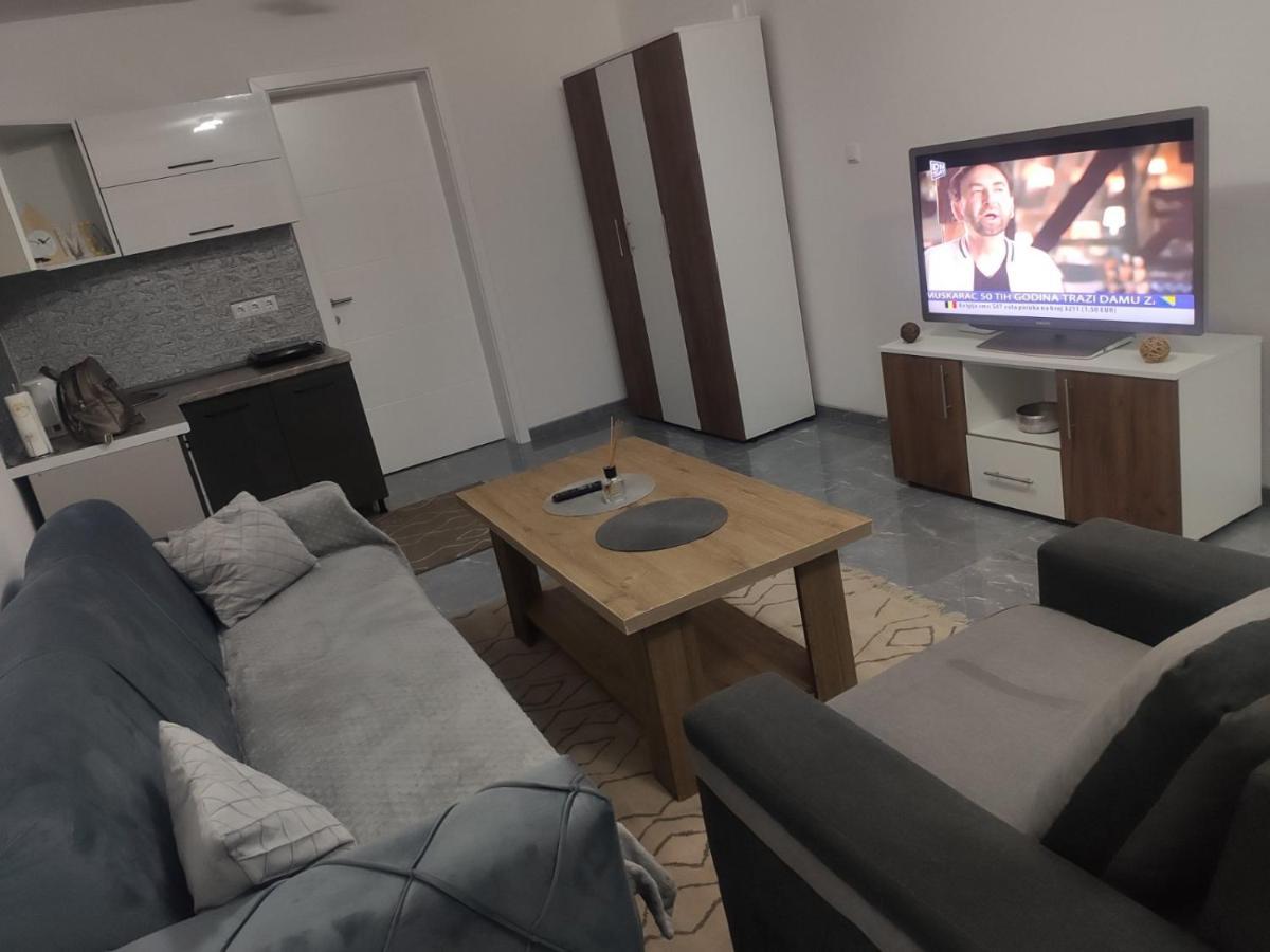 Neer Daire Zivinice Dış mekan fotoğraf