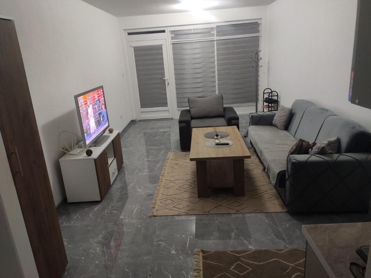 Neer Daire Zivinice Dış mekan fotoğraf