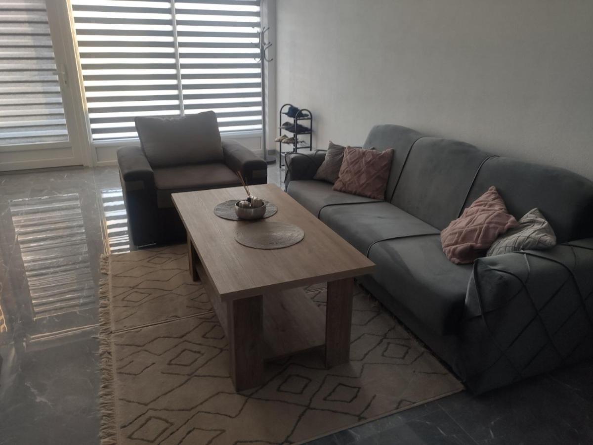 Neer Daire Zivinice Dış mekan fotoğraf